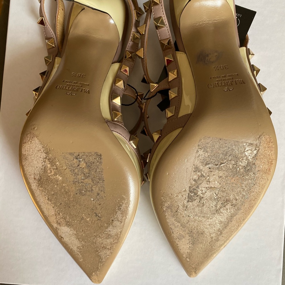 Valentino Garavani Rockstud Pointed Toe T-Strap Pumps in Ivory and Nude - Picture 6 of 9